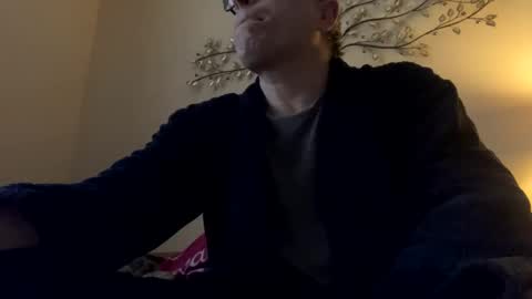 icums4u online show from February 15, 2025, 8:44 am