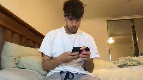 icyninesix online show from March 5, 2025, 4:34 am