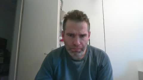 idontknowwhy1 online show from January 27, 2025, 8:07 am