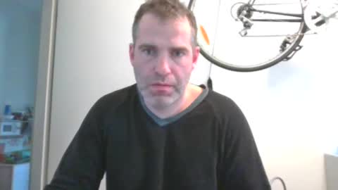 idontknowwhy1 online show from March 12, 2025, 8:41 am