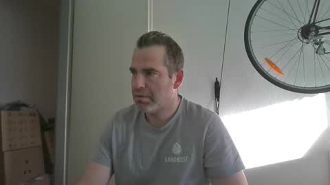 idontknowwhy1 online show from November 21, 2025, 8:57 am