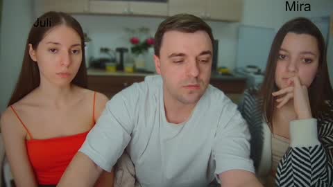 Julia and Mira online show from February 8, 2025, 7:27 pm