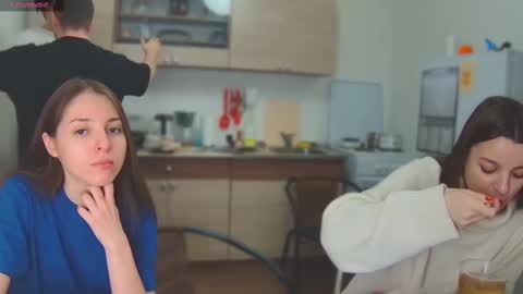 Julia and Mira online show from March 6, 2025, 5:54 pm