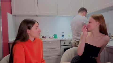 Julia and Mira online show from January 15, 2026, 1:48 pm