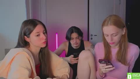 Snapshot of ihavepaws33 chatting on May 30, 2026, 7:16 am Julia and Mira online show from May 30, 2026, 7:16 am