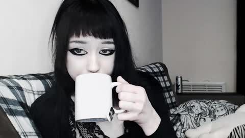 iiiiiiis online show from November 21, 2025, 2:38 pm