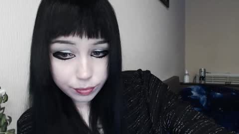 iiiiiiis online show from December 15, 2025, 3:44 am