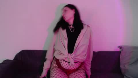 Vella online show from September 16, 2025, 8:04 am