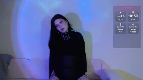 Vella online show from November 19, 2025, 1:33 pm