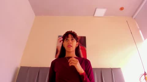 Isabella online show from March 27, 2026, 12:49 pm