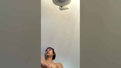 ikaikagora00 online show from February 18, 2026, 3:19 pm