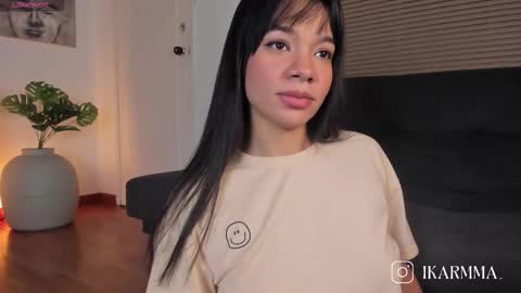 Lua     online show from March 2, 2026, 10:49 pm