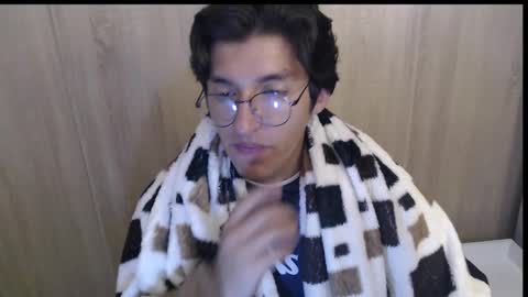 ikyan_nc online show from December 3, 2025, 3:47 am