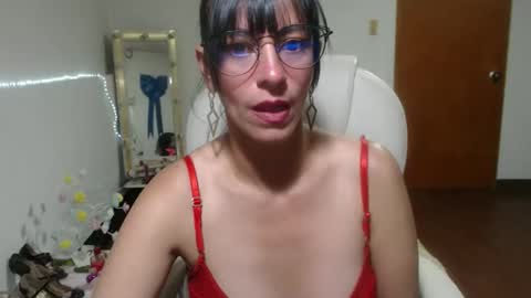 Ilaira  online show from May 27, 2026, 1:57 am