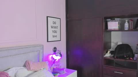 ILY   online show from February 14, 2025, 11:53 am