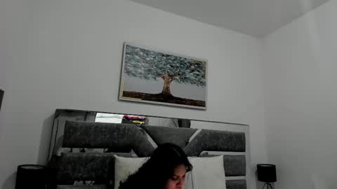 ILY   online show from November 5, 2025, 11:27 pm