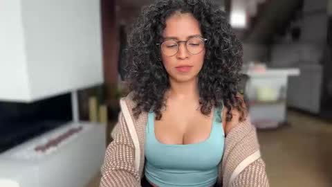 Kloe online show from December 16, 2025, 6:35 pm