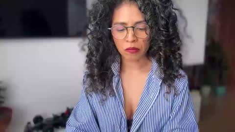 Kloe online show from February 13, 2026, 9:11 pm