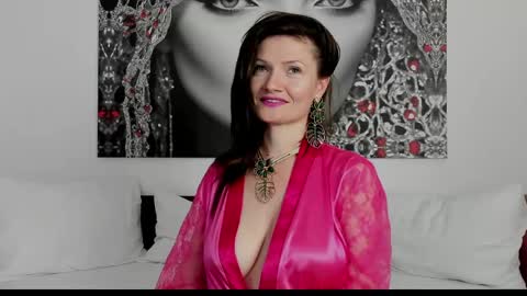 Snapshot of illegalbeauty87 chatting on June 8, 2026, 7:14 pm Ingrid or more easier...Miss GoDDess Mistress online show from June 8, 2026, 7:14 pm