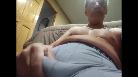 illshowmine1 online show from March 18, 2026, 1:47 pm