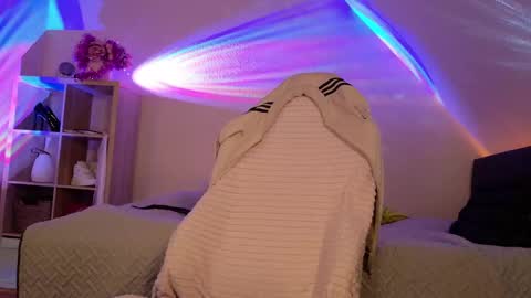 ilucyme online show from December 13, 2024, 7:43 pm