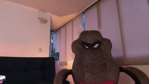 Kaia online show from October 21, 2025, 11:00 am