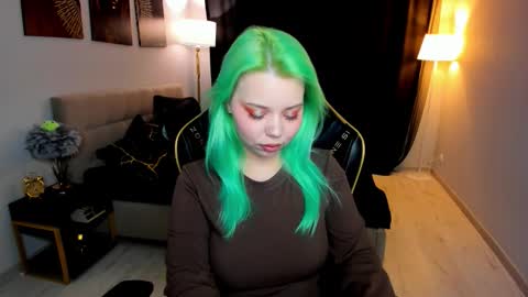 Roxy online show from January 18, 2026, 7:39 pm