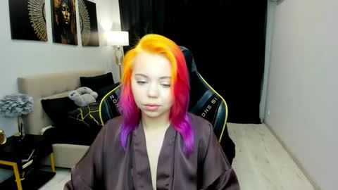 Roxy online show from June 3, 2026, 7:08 pm