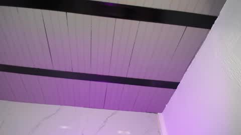 im_alesa online show from December 4, 2025, 10:57 am