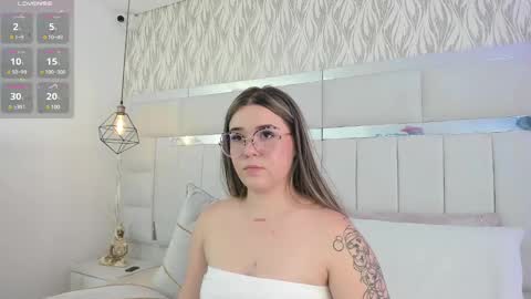 DAHLIA online show from December 27, 2024, 8:39 pm