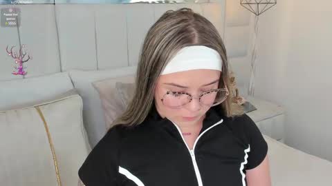 DAHLIA online show from December 30, 2024, 8:25 pm