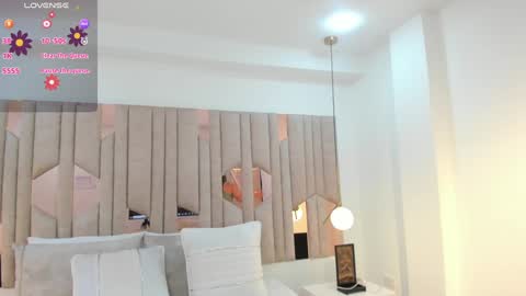 DAHLIA online show from January 27, 2025, 10:06 pm