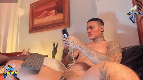 Snapshot of im_dominike chatting on November 6, 2025, 6:53 pm im_dominike online show from November 6, 2025, 6:53 pm