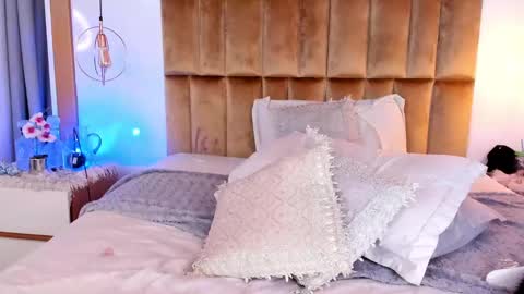 Anna  online show from February 15, 2025, 3:17 pm