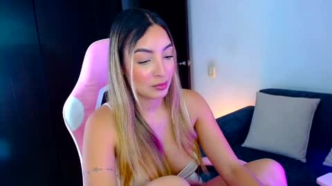 Grecia online show from April 22, 2026, 11:50 pm