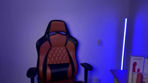 Laia online show from March 5, 2025, 5:50 am