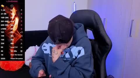 Laia online show from November 27, 2025, 12:13 am