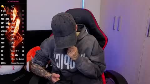 Laia online show from December 3, 2025, 11:58 pm