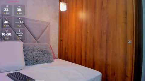 Manu  online show from December 18, 2025, 12:11 pm