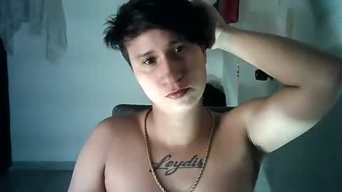 milan online show from November 17, 2025, 4:40 am