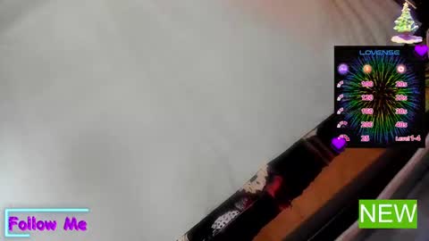 ella may online show from December 31, 2024, 6:37 am