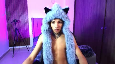 im_usuga online show from April 5, 2026, 3:04 am