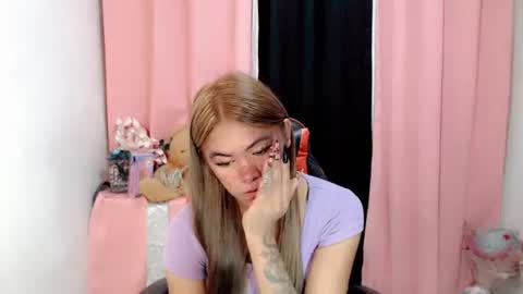 im_yourfairyannaxx online show from December 20, 2025, 3:02 am