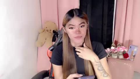 Snapshot of im_yourfairyannaxx chatting on May 7, 2026, 1:33 am im_yourfairyannaxx online show from May 7, 2026, 1:33 am