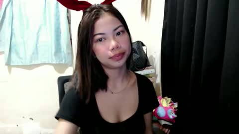 im_yoursweetnadinexx online show from May 23, 2026, 9:08 pm