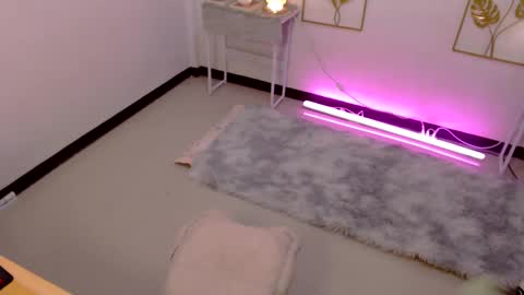 Ashley online show from December 19, 2024, 2:02 pm