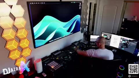 DJ Azra online show from April 11, 2026, 3:27 pm