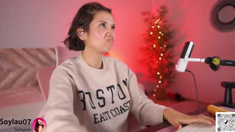 imjess_ online show from November 19, 2025, 4:34 am