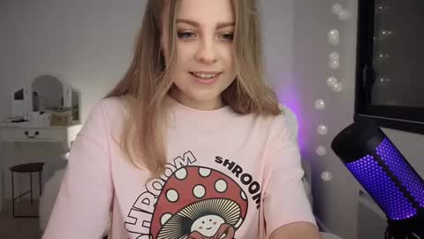 ImKeira online show from February 3, 2025, 7:42 pm