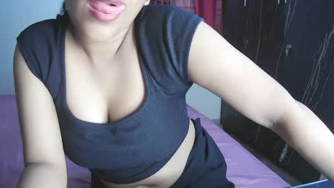 Snapshot of imlovelyrose chatting on May 27, 2026, 11:51 am ROSE online show from May 27, 2026, 11:51 am